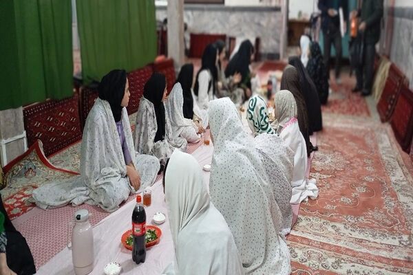 آخرین روز از اعتکاف دانش آموزی انس با خدا  در مسجد جامع شهر بار نیشابور