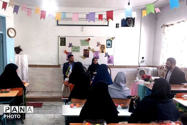 جلسه مشترک شورای معلمان مدارس ۱۲ بهمن و سامنی