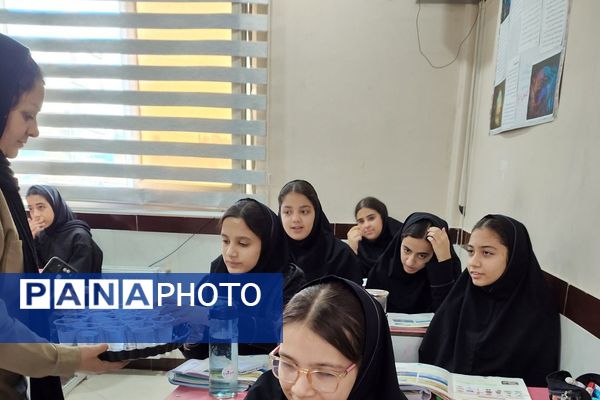 آغاز طرح مکمل یاری با آهن و ویتامین دی در مدارس کهریزک