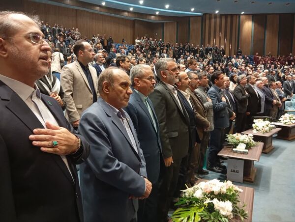 آیین تجلیل از واحدهای نمونه استاندارد و سفیران دانش‌آموزی استاندارد