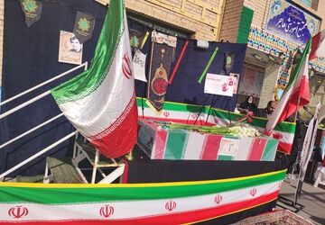 تشییع پیکر شهید گمنام در دبیرستان هاجر بیرجند