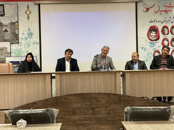 همایش مدیران مدارس شهرستان مه‌ولات در آستانه هفته بزرگداشت مقام والای معلم