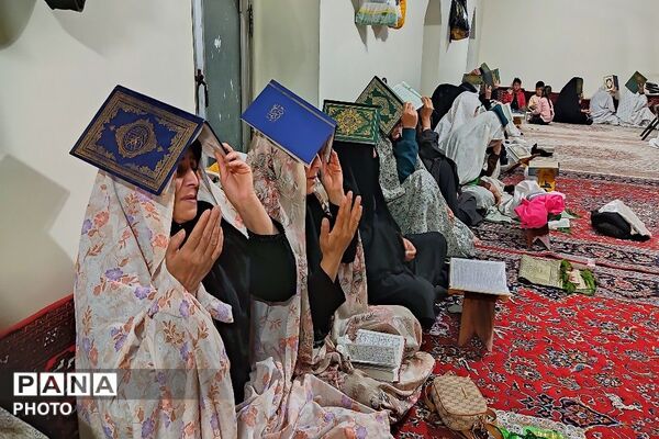 مراسم احیا و عزاداری شب اول قدر در شهر بار نیشابور  
