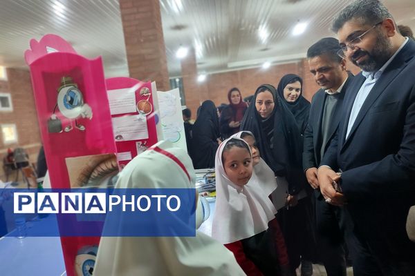 درخشش خلاقیت دانش آموزان قدسی در نمایشگاه دستاوردهای فناورانه و پژوهشی