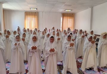 طلوع ایمان در قلب دختران پایه سوم دبستان شهید رجبی