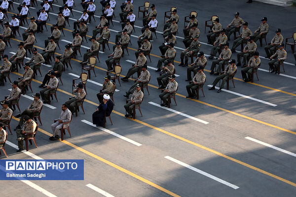 سالروز اهدای پرچم و نشان توسط فرماندهی معظم کل قوا به ارتش