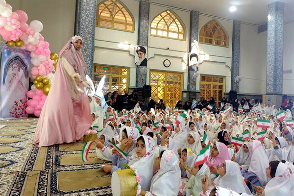 جشن تکلیف؛ لبخند بندگی در قاب تصویر