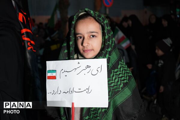 اجتماع حماسی مردم نظرآباد برای بیعت با سومین رهبر انقلاب