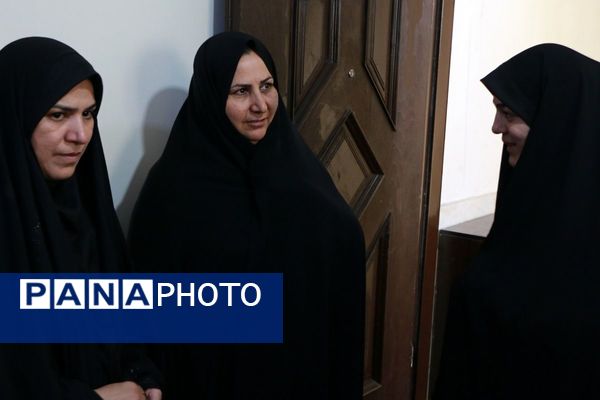 دیدار کمیته خادم شهدا شهرستان ملارد با خانواده شهید محمد شاهوردی