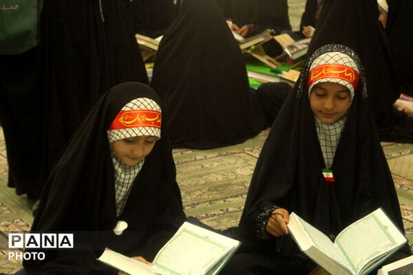  ۵۰۰ حافظ با شهدای بیت رهبری تجدید پیمان کردند