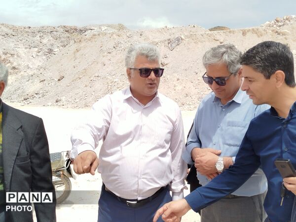 بازدید فرماندار کاشمر از معدن کائولن 