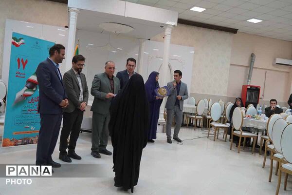 تجلیل از خبرنگاران و فعالان رسانه‌ای بجنورد به مناسبت روز خبرنگار