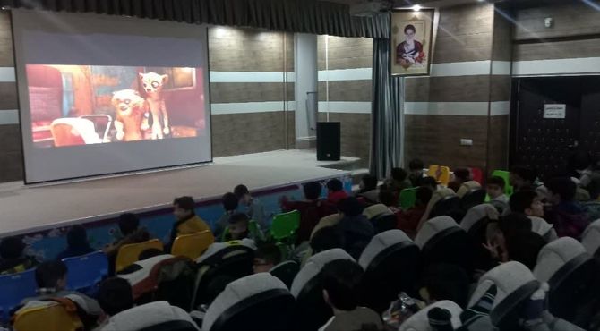 هیجان سینما در دل کانون پرورش فکری شهرستان سلسله با حضور دانش‌آموزان شهید مفتح