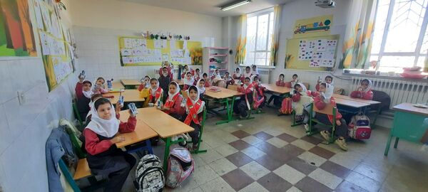 اولین توزیع شیر رایگان در مدارس ابتدایی شهرستان فاروج 