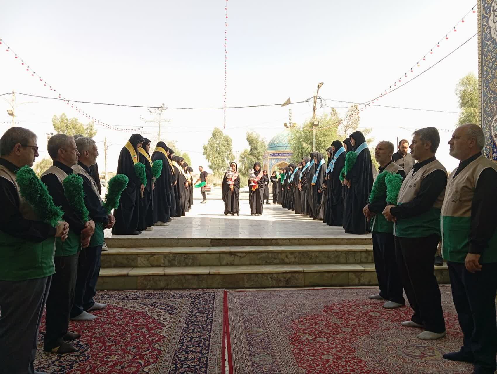 خادمان کوچک، ارادت بی کران