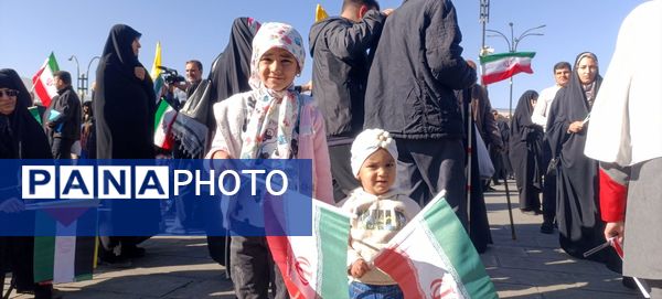 حضور پرشور آینده‌سازان ایران در راهپیمایی روز دانش‌آموز در همدان 