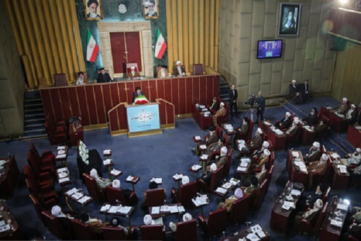 جزئیاتی از جلسه نهایی خبرگان رهبری و رأی قاطع به سومین رهبر انقلاب