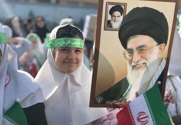 نسل جوان، پرچمدار بیداری و مقاومت در روز ۱۳ آبان