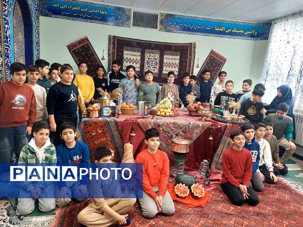 جشن یلدایی در مدرسه شهدای فرهنگی شهرستان شیروان