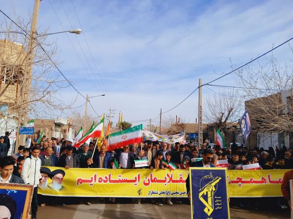 حضور باشکوه مردم کندر در راهپیمایی ۲۲ بهمن