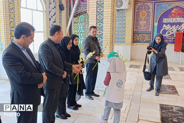 ادای احترام به شهدا و تجلیل از مربیان بهداشت در خراسان شمالی