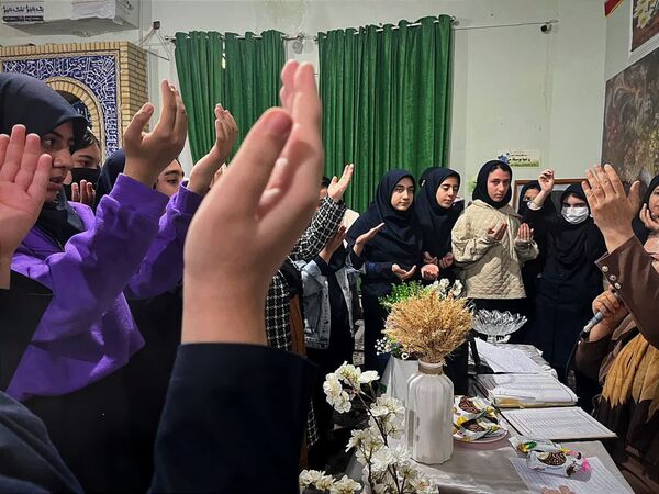 عید مبعث در دبیرستان شاهد 16