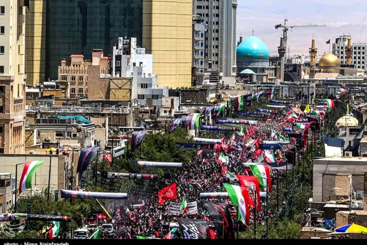 از بین‌الحرمین تا صحن رضوی؛ آغاز وداع آخر با «رهبر شهید» در پایتخت معنوی ایران