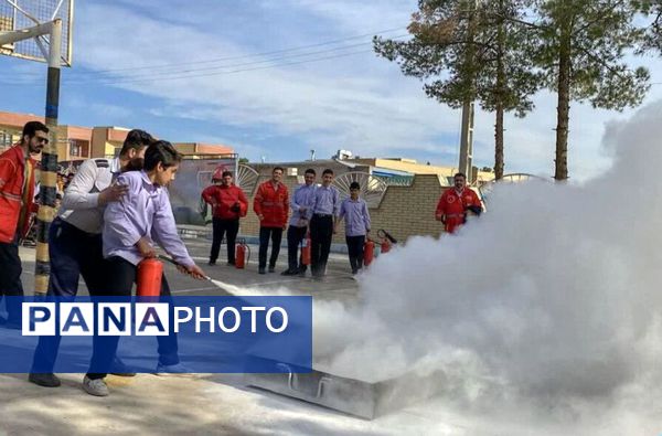 آیین نکوداشت هفته پدافند غیرعامل با شعار تدبیر امروز، امنیت فردا در سمنان