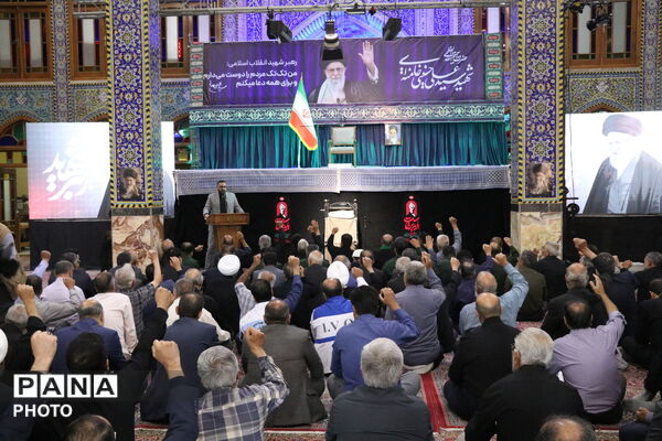 بزرگداشت رهبر شهید ایران در مسجد حظیره استان یزد