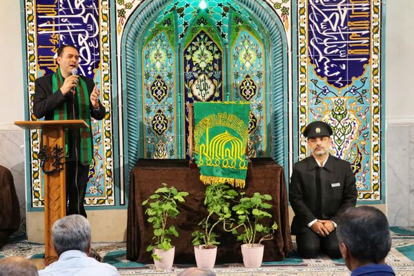پرچم متبرک امام رضا (ع) در جشن ولادت امام رئوف در مسجد امام حسن عسکری (ع) بجنورد 