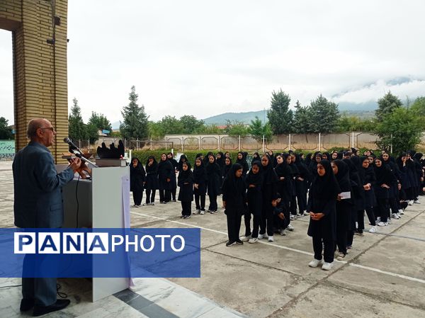شروع سال تحصیلی جدید در دبیرستان یاران امام گلوگاه 