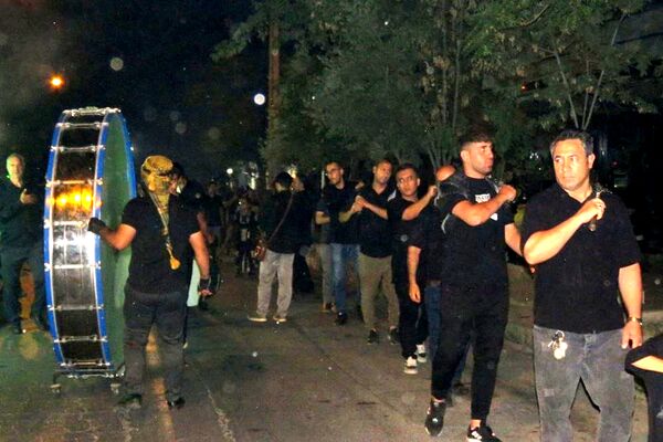 سوگواری عزاداران شهر قیامدشت در شب عاشورای حسینی