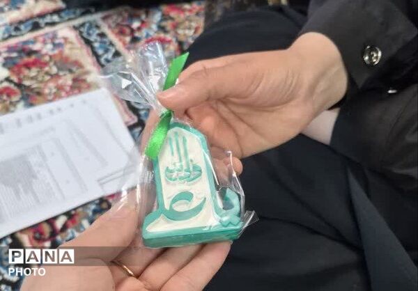 تجلیل از زوج فرهنگی‌ خانواده شهیداسدی 