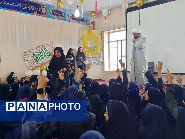 روز شاد و خاطره‌انگیز دانش‌آموزان در دبیرستان شاهد تکتم