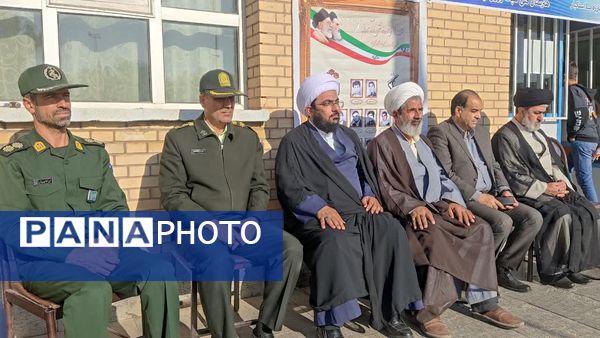 آیین نواختن زنگ استکبار ستیزی و یادواره وطن یار در هنرستان آیت الله خامنه‌ای بجستان