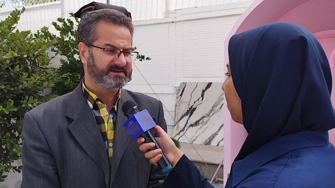 کافه دخترانه محلی برای استفاده از یک فضای سالم تربیتی است