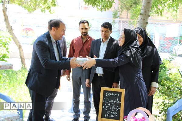 دورهمی خاطره سازان هنرستان ثمین 