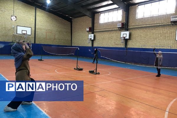 مسابقات ورزشی ویژه فرهنگیان به‌مناسبت گرامیداشت هفته معلم در ناحیه 2 شهرری 