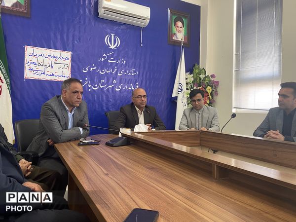 دیدار فرهنگیان با امام جمعه و فرماندار