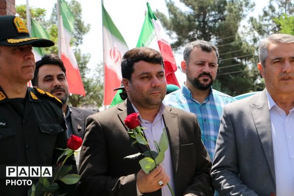 گرامی داشت مقام معلم و آئین گلباران مزار شهدای گمنام