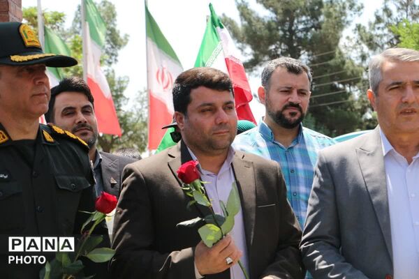 گرامی داشت مقام معلم و آئین گلباران مزار شهدای گمنام