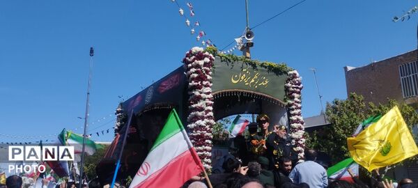 آرام گرفتن پیکر شهید سپهبد عبدالرحیم موسوی در حریم امن فاطمی