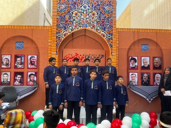 مراسم چفیه‌های بهشتی در دبیرستان قلم اصفهان