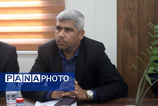 سلسله نشست‌های هفتگی افق تربیت شهرستان کنگان