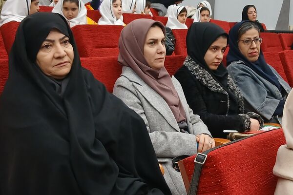همایش معماران خشت اول در کهریزک؛ بزرگداشت معلمان پایه اول ابتدایی