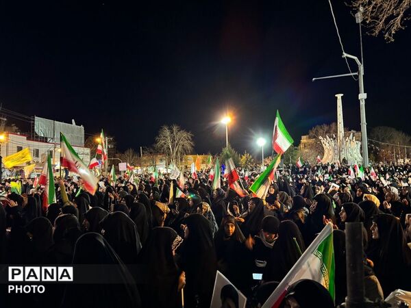 اجتماع شبانه منتظران در قروه؛ قرائت دعای استغاثه به امام زمان (عج) همزمان با سراسر کشور