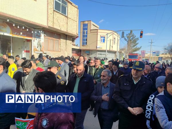 حضور پرشور مردم انقلابی شهر حسن آباد جرقویه علیا در راهپیمایی یوم الله ۲۲ بهمن