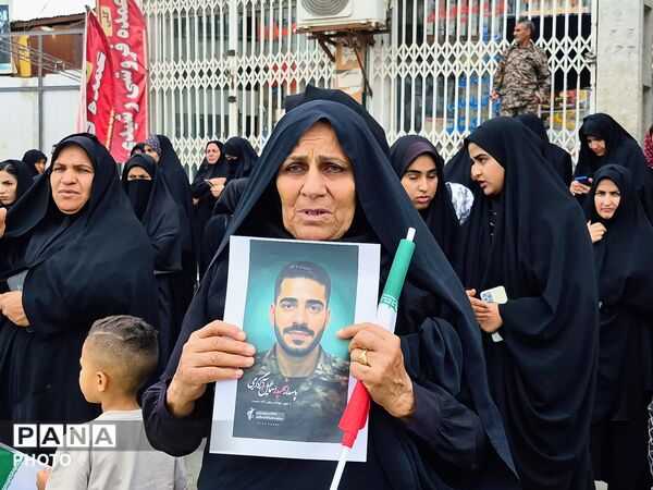 مراسم تشییع پیکر مطهر شهید اسماعیل آزادگرمی در کرمان
