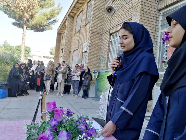 زنگ مهر، آغاز بهار تعلیم و تربیت در دبیرستان شهید هاشمی نژاد نیشابور
