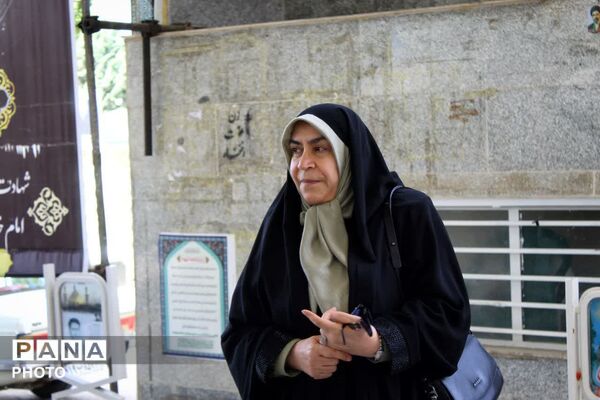 آیین غبارروبی گلزار شهدای شهرستان بروجرد و تجدید میثاق با آرمان‌های انقلاب و شهدای والامقام